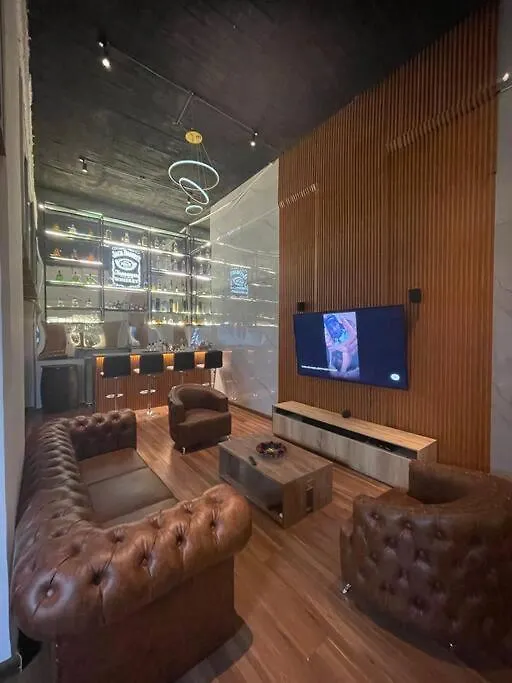 Exclusivo Apartaloft Privado Frente Parque Lleras contacts